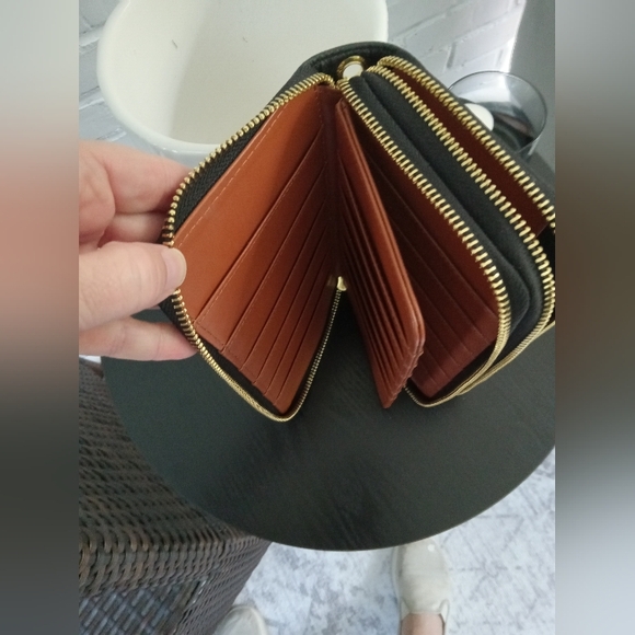 Joy Mangano double zip wallet/wristlet - Picture 2 of 11